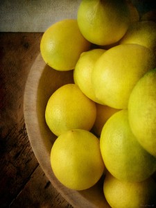 Lemons to control hairfall in winter