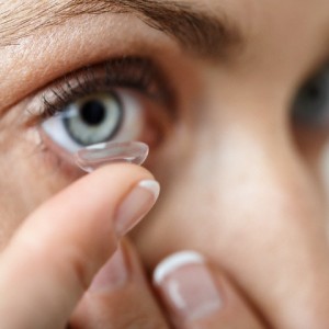 unhygenic contact lens causes infection