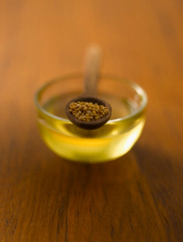 Mustard Oil benefits uses