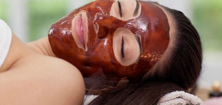 Red clay face pack