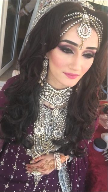 Maang tikka on Hairstyle - Stylish Walks Maang tikka on Hairstyle - Stylish Walks