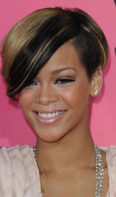 Two-toned short bob Hairstyle Rihanna